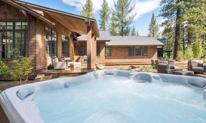 Truckee House | First Light Farmhouse- Hot Tub- Gourmet Kitchen- Premier Neighborhood