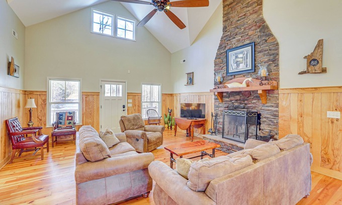 Marietta House | Fish, Hike & Relax: Marietta Gem w/River Access!