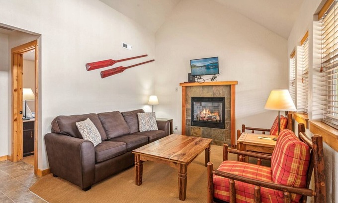 Dover Bay House | Fish Tales - Courtyard Beach Bungalow