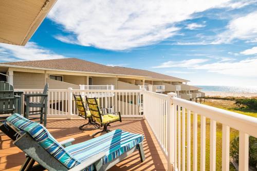 Long Beach House | Fish Tales