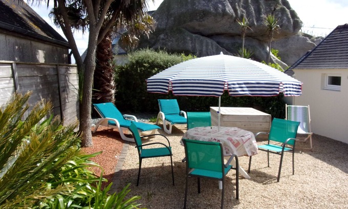 Plouescat House | FISHERMAN'S COTTAGE A STONE'S THROW FROM THE BEACH
