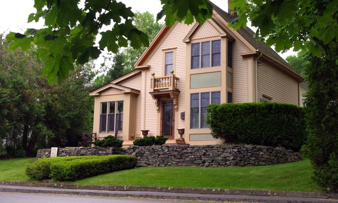 Camden Cottage | Fisherman's Cottage, Charming 100 Year Old Fisherman's Cottage