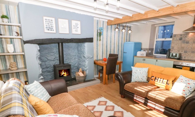 Rhydwyn Cottage | FISHERMAN'S COTTAGE, pet friendly, with open fire in Church Bay