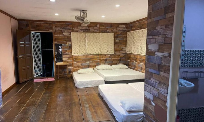 Bayan Lepas Boat Rental | Fisherman's Hut Homestay