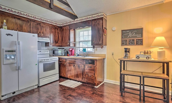 Manning House | Fisherman's Paradise on Lake Marion w/ Grill!