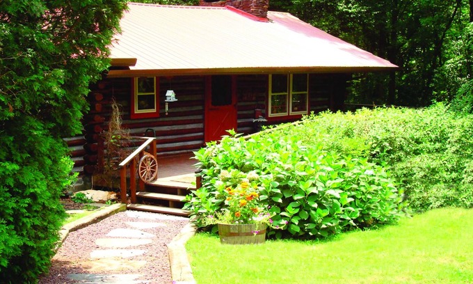 Hayesville House | Fisherman's Retreat Adirondack Chalet Log/4 Bdm/Pool Table/Partial accessibility