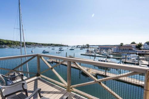 Boothbay Harbor Hotel | Fisherman's Wharf Inn