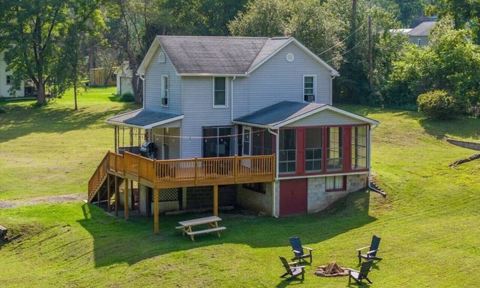 Renovo House | Fishing Paradise, Kayaks, outdoor games, and more