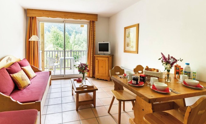 Vielle-Aure Apartment | Fitness, swimming pool, sauna, hammam, terrace, balcony, parking, tv, ski locker, 48m²