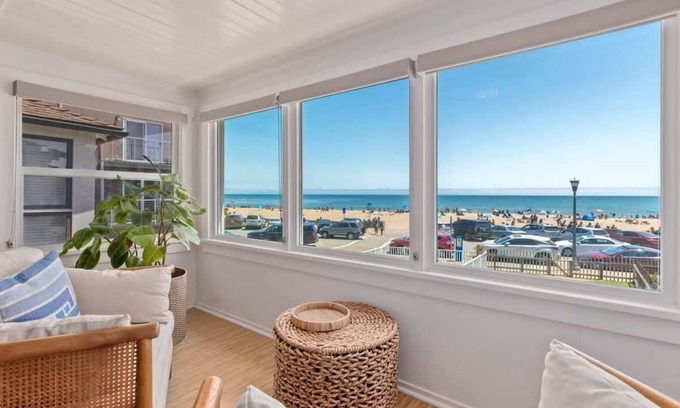 Capitola House | Five Bedroom Beachfront Home in Capitola Village