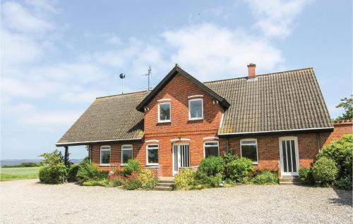 Sydlangeland House | Five-Bedroom Holiday Home In Humble