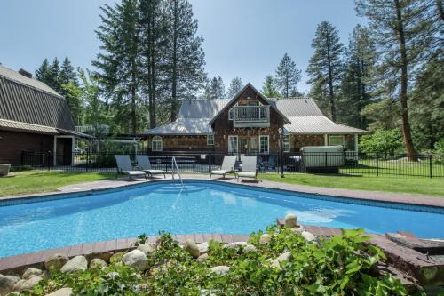 Leavenworth House | Five-Bedroom House