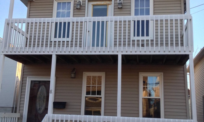 Sea Bright House | FIVE STAR HOME - Beach House with Beach Badges
