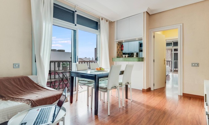 Las Palmas de Gran Canaria Apartment | Flat next to Las Canteras beach, perfect location
