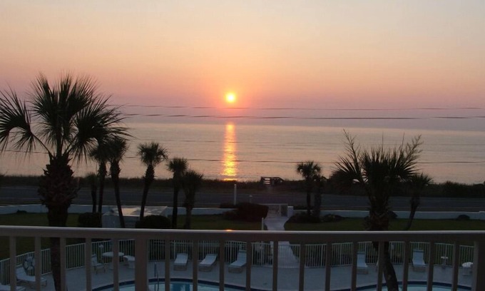Flagler Beach Condo | Flagler Beach Oceanfront Townhouse Just Steps From The Beach! LBTR#13212