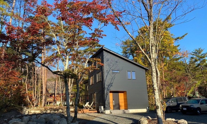 Hakuba Ski Chalet | Flagpole Villa Hakuba, a newly built one-room rental villa in Misorano, Hakuba Village, will open in the winter of 2024!