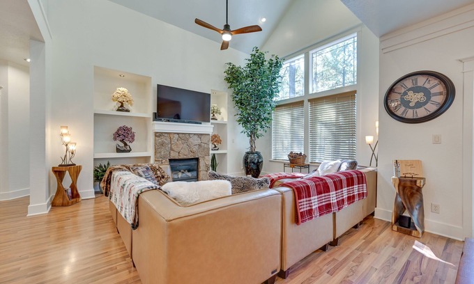 Ponderosa Trails House | Flagstaff Hideaway: Private Hot Tub, 4 Mi to Dtwn!