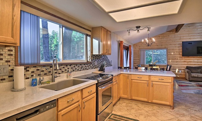 Mountainaire House | Flagstaff Retreat w/Large Yard, Balcony & Views!