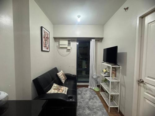 Highway Hills House | Flair Towers Condo near MRT Bonifacio and Shaw within Greenfields