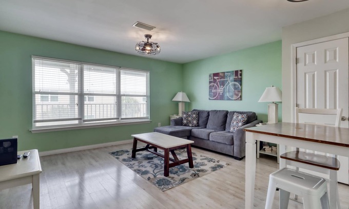 Gulf Shores Cottage | Flash Sale! Three C's. Sleeps 6. Book Now.