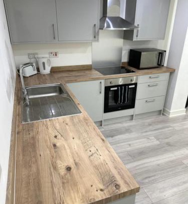 Epsom Apartment | Flat 2 - Epsom High Street