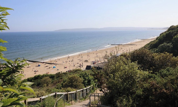 Bournemouth City Centre Cottage | Flat 4 - Hengistdury