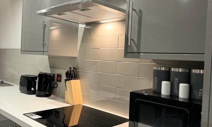 Chapeltown Apartment | Flat 501 Chic Apartment Living