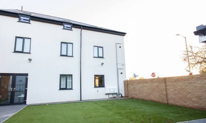 Yiewsley Apartment | Flat 6, Holden Court