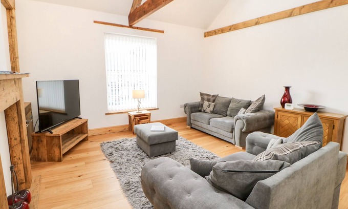 Eastgate House | FLAT ABOVE 27, family friendly in Bishop Auckland