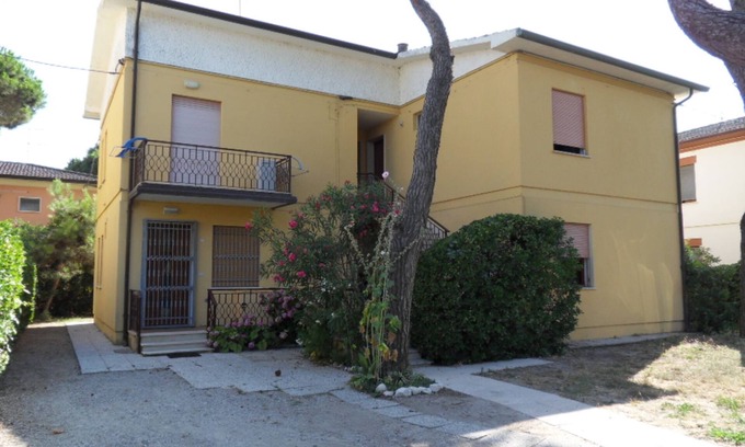 Rosolina Mare Apartment | Flat in a villa surrounded by garden