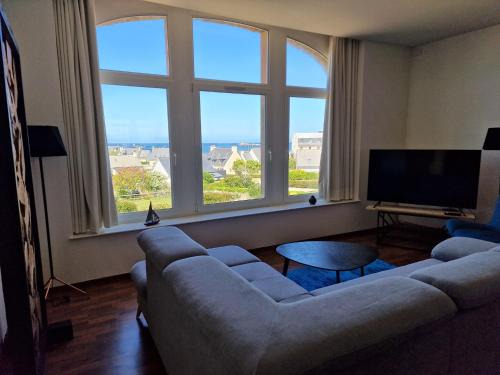 Plougasnou Apartment | Flat in Primel with Sea View & Beaches Nearby