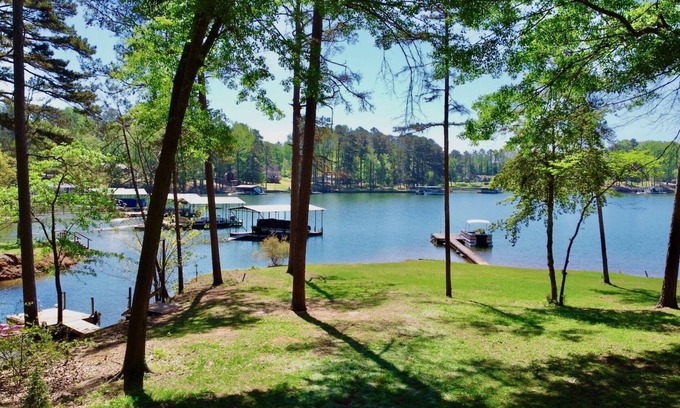 Fair Play House | FLAT lake lot: water toys: Clemson ->17 miles