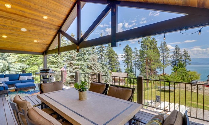 Lakeside House | Flathead Lake Base Camp in Somers Lake View!