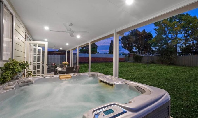 Cessnock House | Flawless, Fresh, Federation, Spa