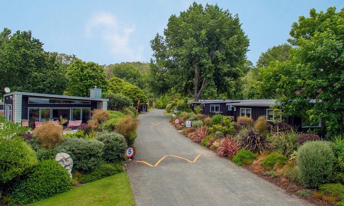 Cooks Beach Cottage | Flaxmill Accommodation