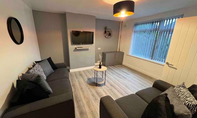Stonnall House | Flaxton-Luxurious Home near #NEC, #BHX