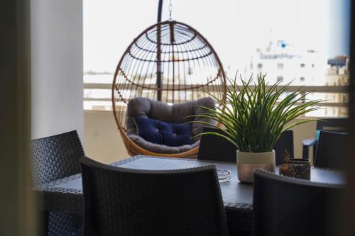 Gzira Apartment | Fleur de Mai Apartment with Terrace