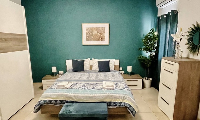Gzira Apartment | Fleur de Mai Suite-hosted by Sweetstay