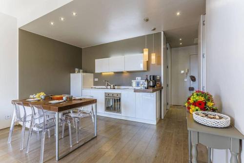 Gambetta Apartment | FLEURS 22 - City Center - Modern w Terrace