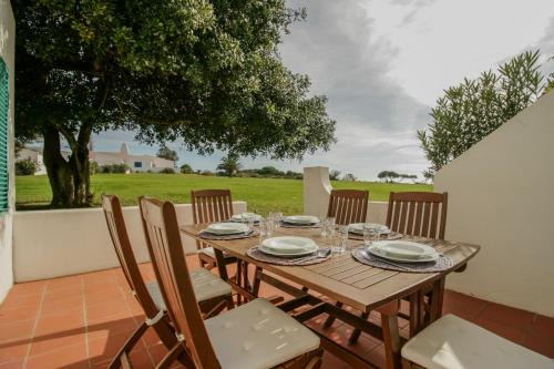 Prainha House | FLH Alvor Terrace House