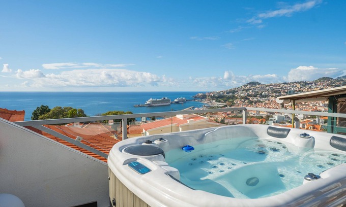 Old Town Ski Chalet | FLH Funchal Sissi Lanço with View
