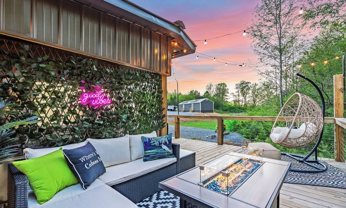 Guntersville Apartment | Flight of Fancy Vintage Airstream Rental