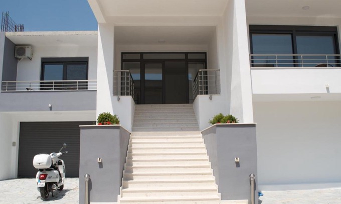 Bregvija Apartment | Flo Apartments