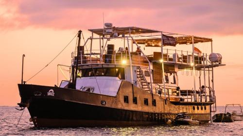 Tanjungbenoa Boat Rental | Floating Hotel SALTWATER COWBOYS