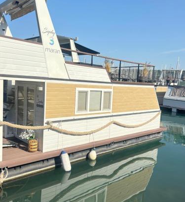 Seca Apartment | Floating house SOPHY