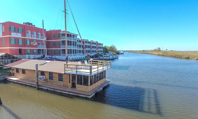 Apalachicola Boat Rental | Floating Houseboat - A Fisherman's Retreat!