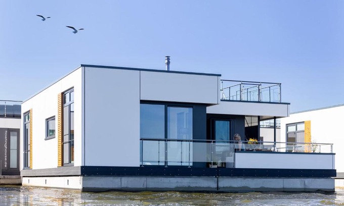 Ribnitz House | Floatinghouses BernsteinResort