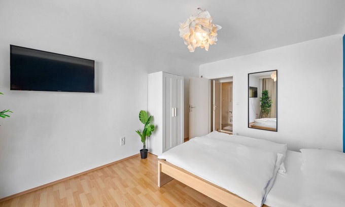 Schottenfeld Apartment | Flora Collection 12 in Vienna