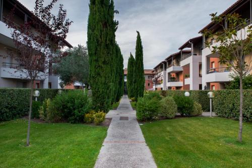 Toulouse North Apartment | Floralia