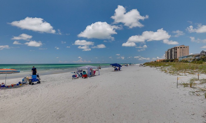 Indian Rocks Beach Apartment | Florida Condo w/Intracoastal Waterway Views!